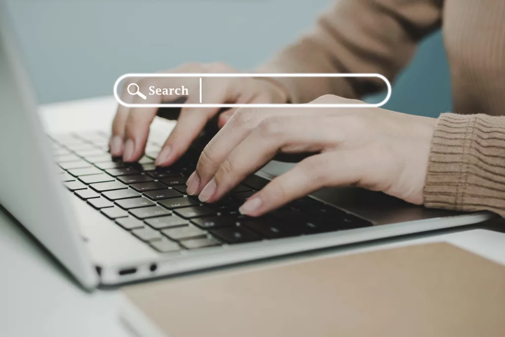 En rédaction web, il est recommandé de vérifier l'intention de recherche de votre offre pour correspondre aux besoins de votre cible. 