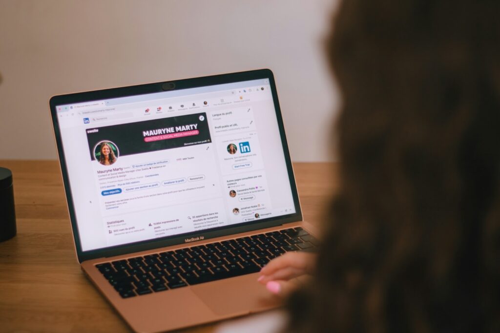 création de contenu sur les réseaux sociaux
