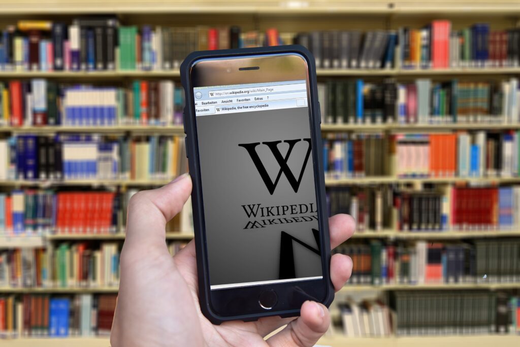 Téléphone avec une recherche Wikipédia